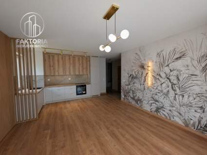 3 POKOJE 63,75 m BALKON 12,37 m I PIĘTRO 