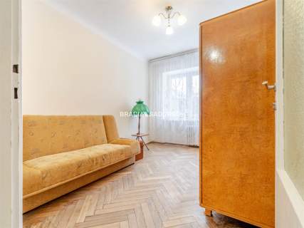 2-pokojowe z osobną kuchnią.