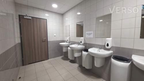 Produkcja/magazyn 3915 mkw. Biuro 450 mkw.
