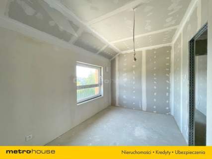 Nowe dwupoziomowe mieszkanie z balkonem.