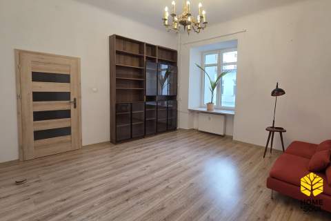 Dwa obszerne pokoje w centrum Mokotowa
