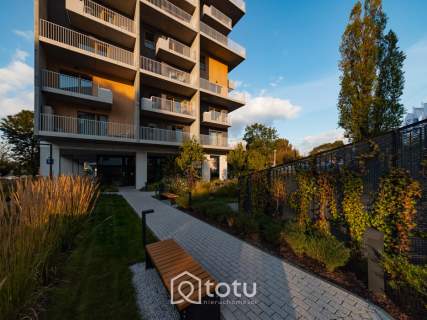 3 pokoje - ul. Kolejowa, m. postojowe, KW