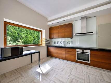 Prestigious Location Neighberhood Modern House