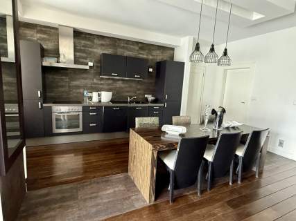 Apartament na Marinie w niskiej zabudowie