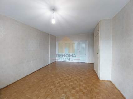4 pokoje zabudowany balkon parking dwustronne