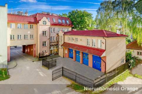 Budynek biurowo-usługowy w centrum miasta