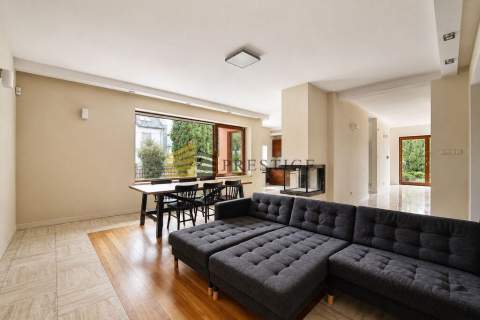 Prestigious Location Neighberhood Modern House