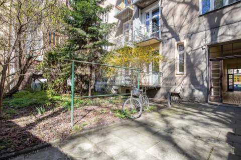 Wymarzona lokalizacja, balkon od dziedzińca