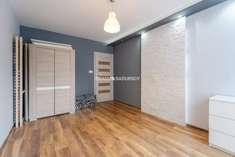 2 pok, 52,75m2, ul. Reduta, z miejscem postojowym