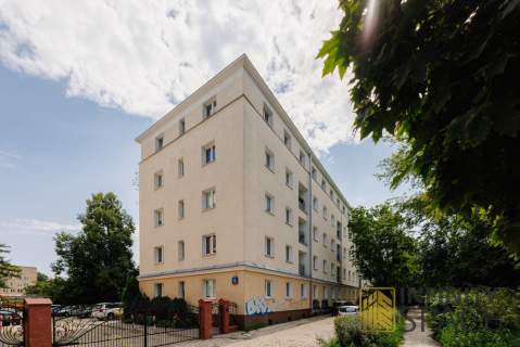 Kawalerka 21,3 m w kamienicy Wawelska, Ochota