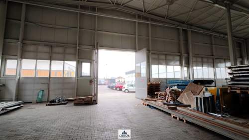 Magazyn, rampa - 2 bramy, poziom zero - 3 bramy
