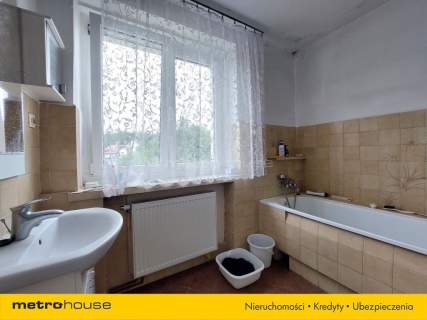 PRZESTRONNY DOM Z POTENCJAŁEM, POKRZYWNO