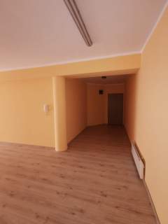 Lokal usługowo-biurowy o pow. 65m2,winda, I piętro, Kalisz