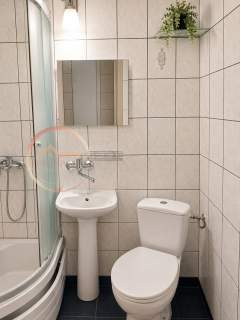 3pokoje ,zadbane,osobna kuchnia z bakonem Błonie
