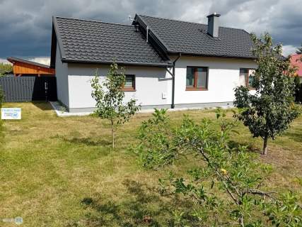 Atrakcyjny, parterowy dom z dużą działką 