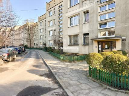 Dwupokojowe jasne mieszkanie w centrum.