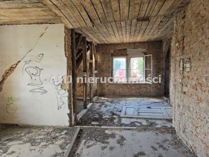 Przedwojenny dom typu willa w Kątach Wrocławskich