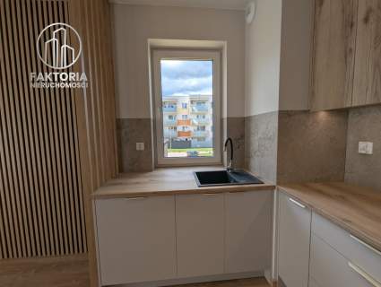 3 POKOJE 63,75 m BALKON 12,37 m I PIĘTRO 