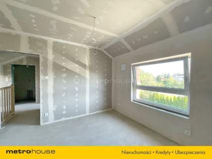 Nowe dwupoziomowe mieszkanie z balkonem.