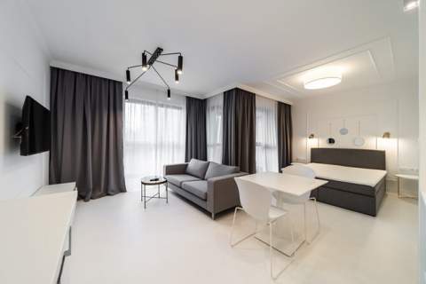 Duża kawalerka balkon-Wolska 45/blisko st. metra