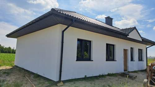 Dom parterowy o pow. 95.91m2, działka 459m2, Piotrów