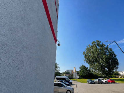 2 duże pokoje duży balkon winda gotowe do zamieszkania