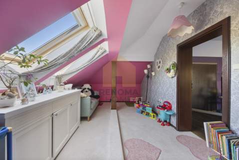 Garaż na 2 samochody 250m2 domu zielona okolic
