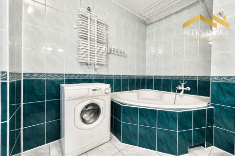 Słoneczne i funkcjonalne mieszkanie Duży balkon