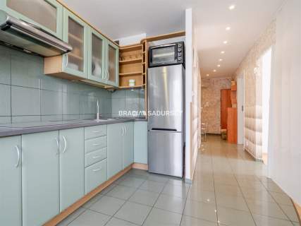 M 50M2 / 3 POKOJE / BALKON / GARAŻ / ZIELONO