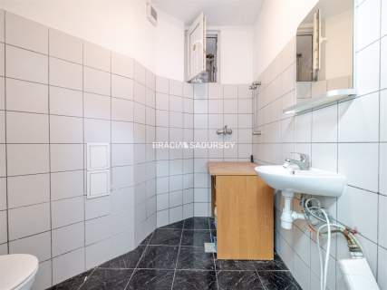 lokal 76m2, Kremerowska przy Karmelickiej