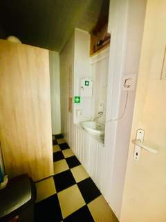 Lokal 60 m z witrynami blisko centrum Strzelina