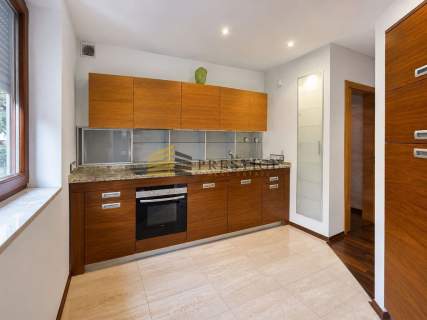 Dwupoziomowy apartament z ogródkiem Wilanów Garaż