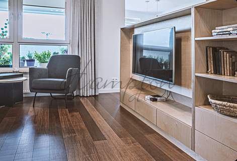 Nowoczesny apartament z dużym balkonem i recepcją