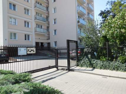 METRO WIERZBNO, PARKING
