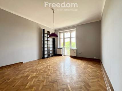 Bezczynszowe przestronne mieszkanie