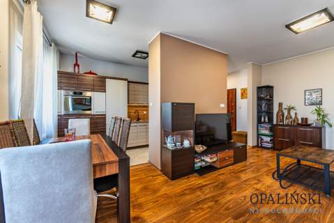 Przytulne Balkon Ostatnie piątro Zadbane