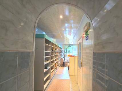 Lokal 138m2 handel, parking