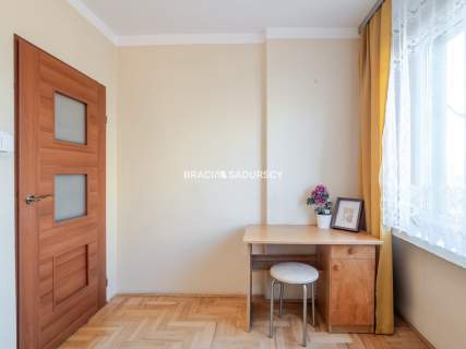 Czyżyny   3 pokoje z balkonem i piwnicą