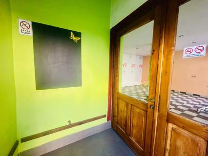 Lokal 60 m z witrynami blisko centrum Strzelina