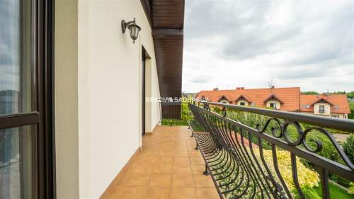 ZADBANY,WYSOKI STANDARD DOM OK 230 M2