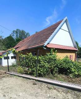 Dom w Samocicach z działką 18,49 ara