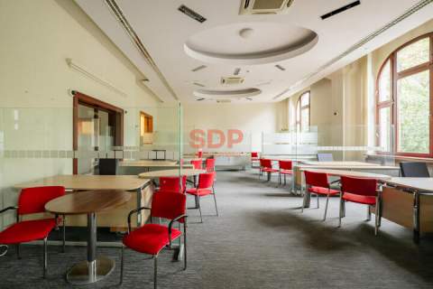 Reprezentacyjna kamienica 1700 m2 Plac Powstańców Śląskich