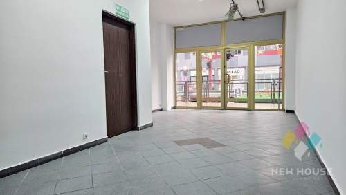 30 m2, pod działalność handlową, usług.
