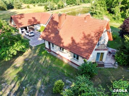 Posiadłość 200m2 z Własnym Stawem i Linią Lasu 1ha