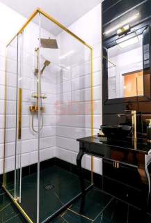 Małe mieszkanie w apartamentowcu przy Rynku przy rzece