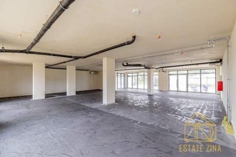 Duży lokal użytkowy w centrum Rabki
