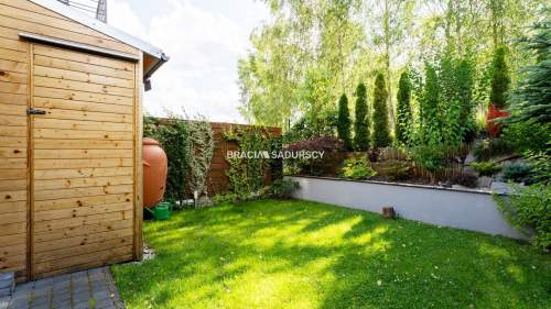 83m2 238m2 ogródek dwa m. postojowe