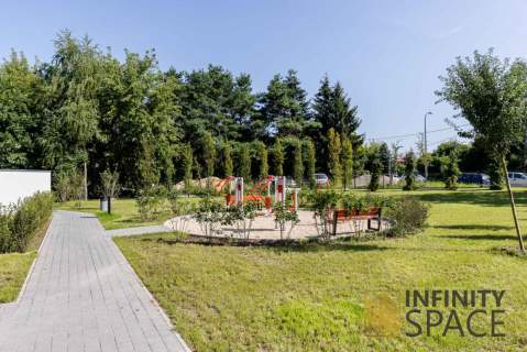 Studio z ogródkiem Parking Bemowo / Chrzanów