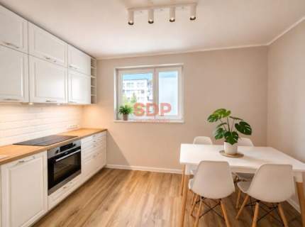 Kawalerka z osobną kuchnią po remoncie Gaj 40 m2 z balkonem