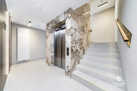 Apartament z balkonem w sąsiedztwie Błoń